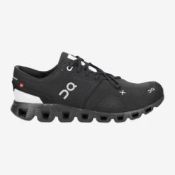 On Running Art.  60.98705 Cloud X 3 - Black -Clarks Verkaufsgeschäft aussenseite 1330090091